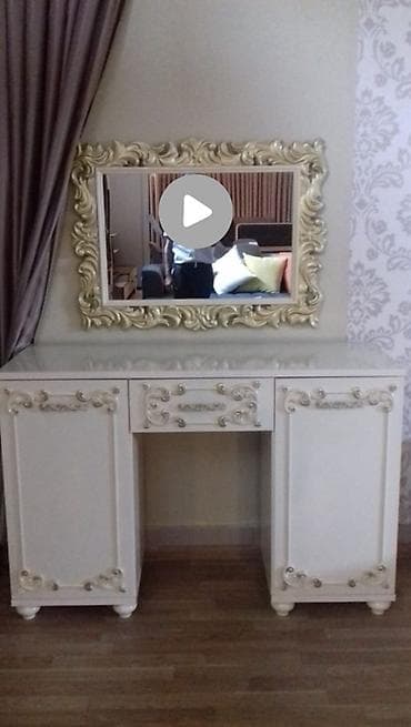 Спальные гарнитуры: Двуспальная кровать — 1