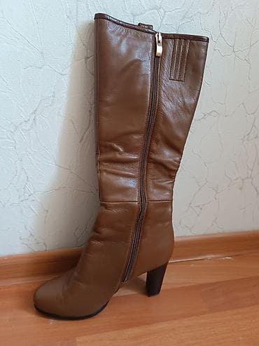 Çəkmələr: Qadın çəkmələri – 2 model bir yerdə 2 ci Əl Az geyinilib 1) Dəri tipli — 3