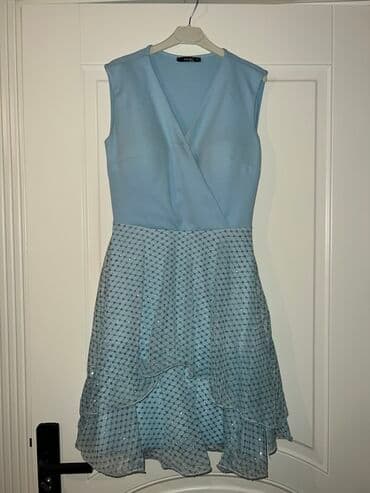 Dəstlər, kostyumlar: Zərif ziyafət geyimi 1 dəfə geyinilib Ölçü: 38 Qiymət: 25 manat Əlaqə — 1