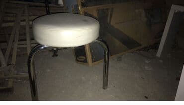 işlənmiş kreslolar: Pedikur ustası üçün oturacaq və daban üçün dirək.İkisi bir yerə — 2