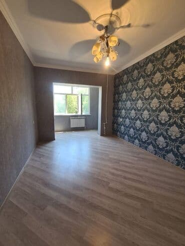 9 ci mikrorayon satilan evler: Bakı, 3 otaqlı, Köhnə tikili, m. Xalqlar Dostluğu, 82 kv. m — 1