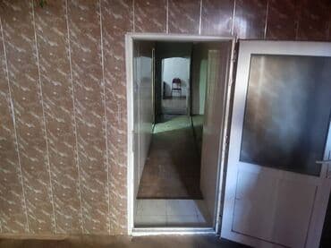 xırdalanda obyekt icarə: 28 may metrosunun yaxınlığında yerləşən ümumi sahəsi 150 kv,m olan,5 — 8