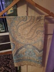 Lüğətlər: Ededi 4manat whatsap aktivdi elaqe saxalaya bilersiz.seliqeli islenib — 4