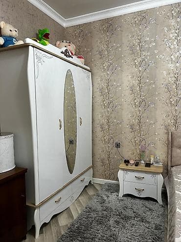 2 el carpayi: Gənc yataq desti 1300 azn satılır. Endirim də var matras ortapedikdir — 2