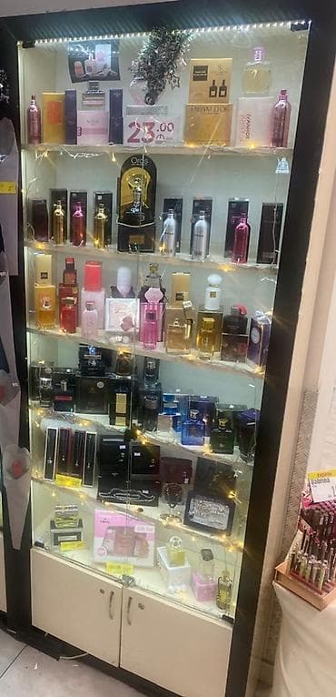 https:promo.bizon.az: Mağaza/vitrin rəfi – şüşəli vitrin - Tip: Mağaza üçün nümayiş vitrini — 2