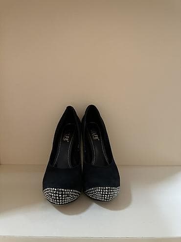 Şəxsi əşyalar: Qısaboğaz, Ölçü: 38, rəng - Qara, İşlənmiş — 1