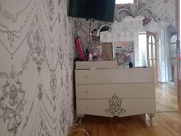 Yataq otağı mebel dəsti Tərkibi: - Sürgülü qapılı böyük şkaf: bir