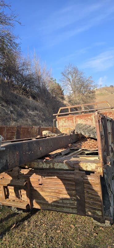 грузовые автомобили бу: Bortları açılan kuza. Uzunluğu 4,3 m Eni 2,5 m Tam dəmir kuza — 10