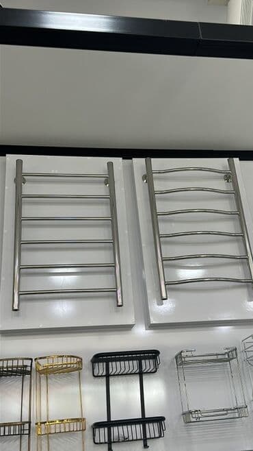 hamam tuşu: Divara quraşdırılan, dəsmal qurutmaq üçün nəzərdə tutulmuş xrom — 2