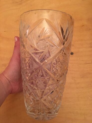 büllür: Büllur. Geniş və iri vaza — 3