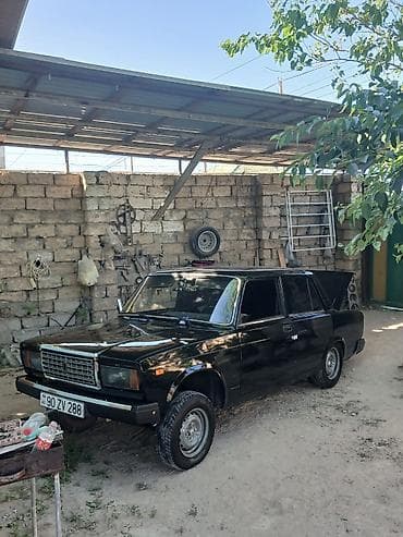 disk qabi: VAZ 2107 sedan – fərqli vizuallaşdırılmış klassik model - Kuzov: qara — 9