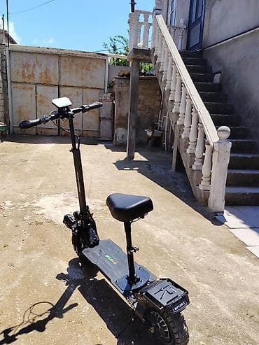 Elektrik skuter – off-road tipli, iri dişli təkərlər və güclü asqı — 2
