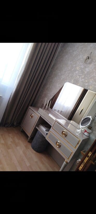 стол трансформер купить в баку: Yataq dəsti satılır Dəstə daxildir: Yataq, 2ədəd tumbuçka, yatağa — 4