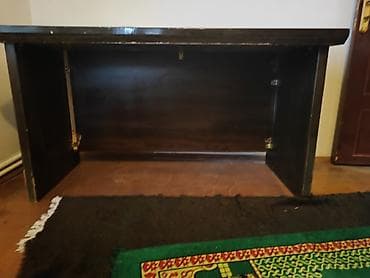 ofis stol: Ofis masası – tünd qəhvəyi rəng, klassik dizayn. - Material — 3
