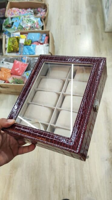 məktəb partası: 6 ededli dəri saat.qâblari 35 AZN.qehveyi dördbucaqli 50 azn. 10 — 1