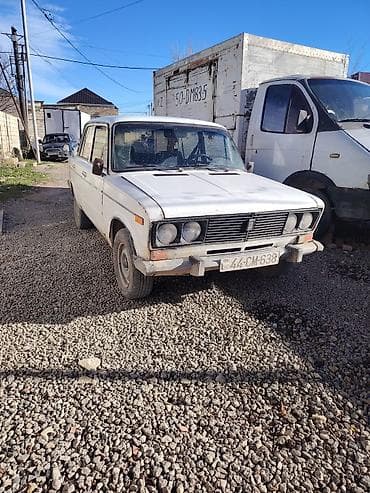 volkswagen tiguan 150 л с: - Kuzov: 4 qapılı sedan, klassik idarəetmə və sadə mexanika - Faralar — 1