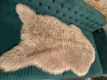 Təbii qoyun dərisindən yumşaq, uzun tüklü plaş/kiçik xalça. - Rəng