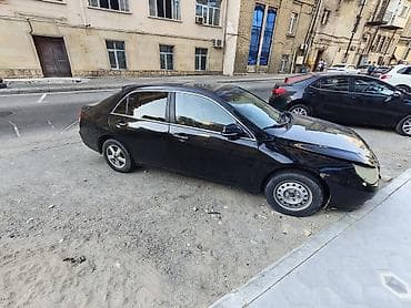BYD F6 2.4 Mitsubishi motor — satılır. Maşının qabaq hissəsində vurğu — 2