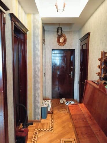 mingecevir kiraye: Nərimanovda saatlı binanın yanında yerləşir.Yeni tikilidir.Mənzil 17 — 10