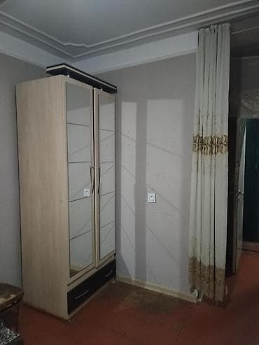Kirayə otaqlar: 1 otaqlı ev kıraye verilir. 250 Man. Eşyalı. Ayna Sultanova heykeli — 2