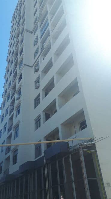 9 ci mikrorayon satilan evler: 3 otaqlı, Yeni tikili, m. Neftçilər, 144 kv. m — 2