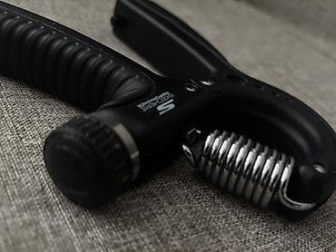 hand grip: Skechers Performance brendinin qara rəngli əl gücləndiricisi. Bu — 2
