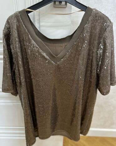 qadin ucun saruskalar: İPEKYOL 1 defe geyinilib
Parıltılı qadın bluzası
M razmer — 2