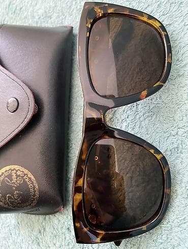 prada eynək qiyməti: Gün eynəyi, İşlənmiş — 1