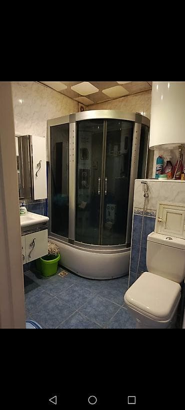 Bakı, 8-ci mikrorayon, 3 otaqlı, Köhnə tikili, m. Azadlıq Prospekti, 65 kv. m