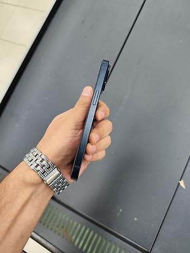 Elektronika: IPhone 13 128 yaddas 80% ustunde 4 Kabro Hediyye verirem 2 eded 13 — 4