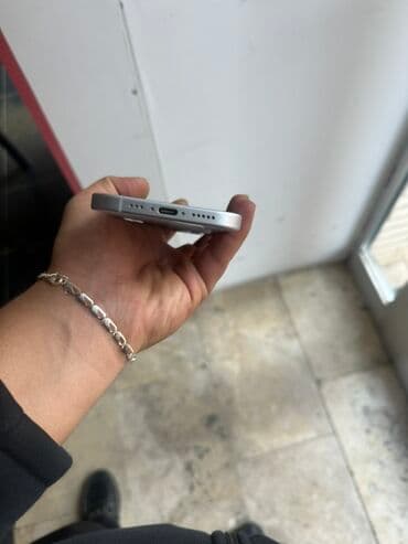 стол под телевизор: IPhone 15, 128 ГБ, Белый, Гарантия, Беспроводная зарядка, Face ID — 1