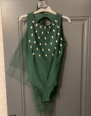 Lincoln: Yaşıl rəngdə səhnə geyimi dəsti - Tərkib: 1 ədəd badi və 1 ədəd ətək — 1