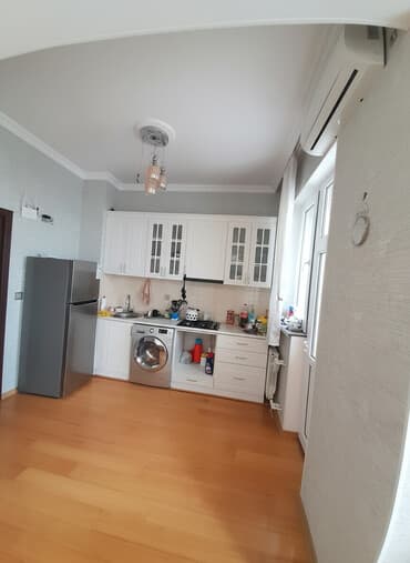 Mebel və texnika ilə təchiz edilmiş studiya tipli mətbəx‑qonaq otağı — 1