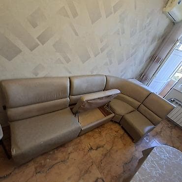 divan uzduyu: Künc divan dəsti – yumşaq süni dəri material.Təcili ev satılır — 3
