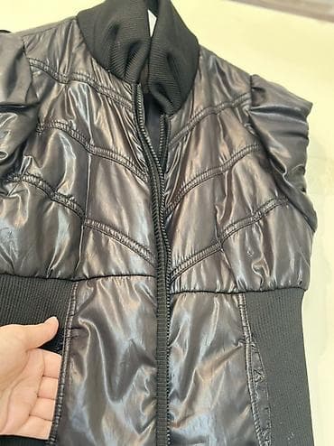 Jiletlər: Qadınlar üçün qolsuz şişmə jilet - Rəng: tünd qartal qara metalik — 2