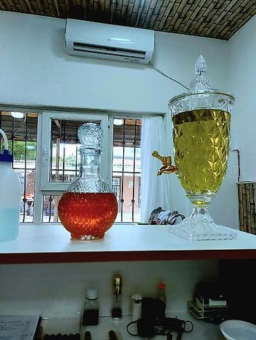 etir qab: Hazır Ətir biznesi satılır. Kondinsaner, mebellər, vitrinlər — 1