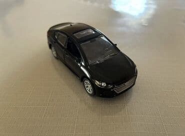 скупка масштабных моделей автомобилей: Ağ rəngdə metal die-cast sedan oyuncağı (miqyaslı model) - Material — 10