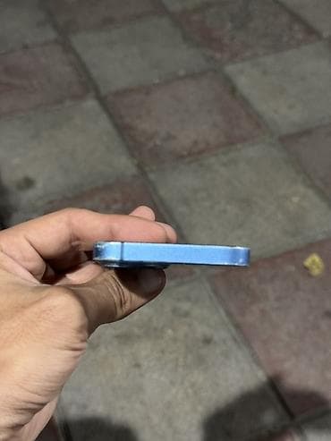 iphone 13 ekrani: IPhone 13, Mavi, Face ID — 6