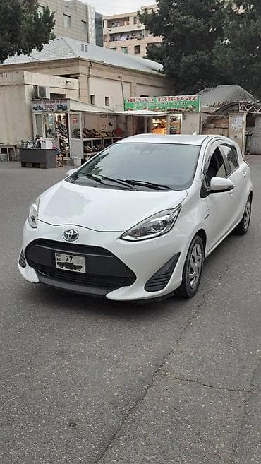 evde iw elanlari: Taksi sürücüsü tələb olunur, Avtomobilin icarəsi, Gündəlik ödəniş, 1-2 illik təcrübə — 1