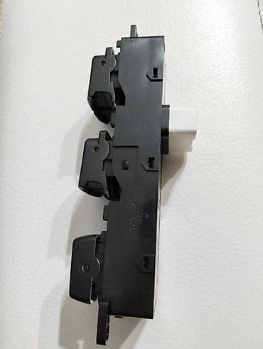 hyundai sonata 2011: Məhsul: Avtomobil üçün ön sol qapı elektrik şüşəqaldıranları və güzgü — 2