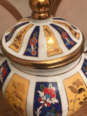 dekor ad gunu: Kütahya porselen . El işidir . Qızıl suyunnan ışlenilib — 3