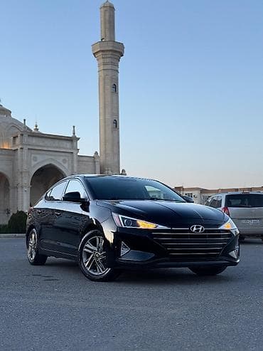 e 250 mercedes: Hyundai Elantra: 2 l | 2019 il Sedan — 8