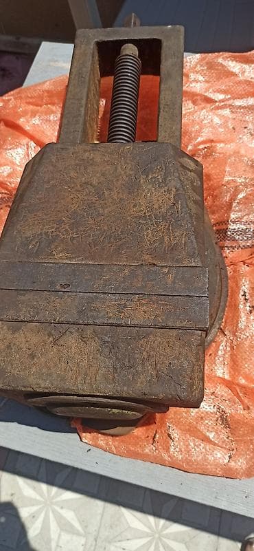 propan qaz: Ağır polad dəzgah mengəni (sürüşən, vintli mexanizm) - Material: tam — 2