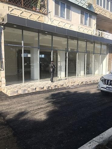 binede ev: İcarəyə təqdim olunan geniş vitrinli obyekt - Ön fasad boyu hündür — 1