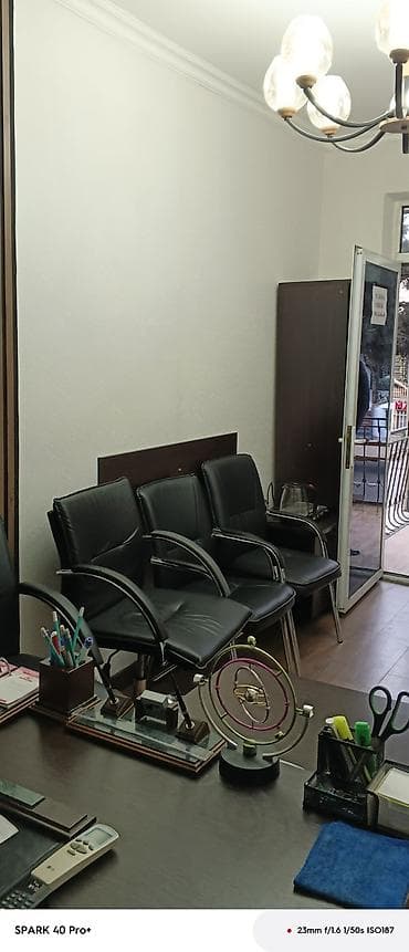 yevlax makler: Salam gördüyünüz bu gözəl ofis 4 mk rayon Şamaxinkaya qalxan yolda çox — 3