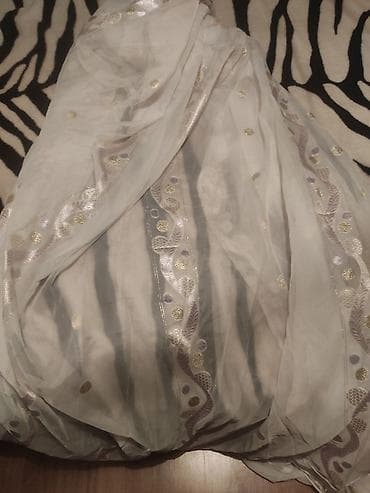 Ağ rəngli, zərif naxışlı tül pərdə - Rəng: ağ, şəffaf efektli -