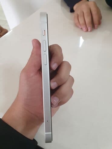 ipad 2 ikinci el: IPhone 12, Белый — 3