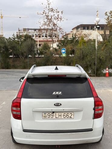 alatava 2 heyet evleri: Kia Ceed: 1.6 l | 2007 il Universal — 4