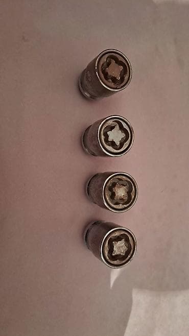 teker 15 38: 4 ədəd təkər üçün sekret qayka dəsti
Hyundai Santafedən açılıb — 2