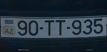 Nömrə nişanı: 90‑TT‑935 - Format: AZ standart dövlət qeydiyyat nişanı